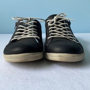 Cloud Footwear
